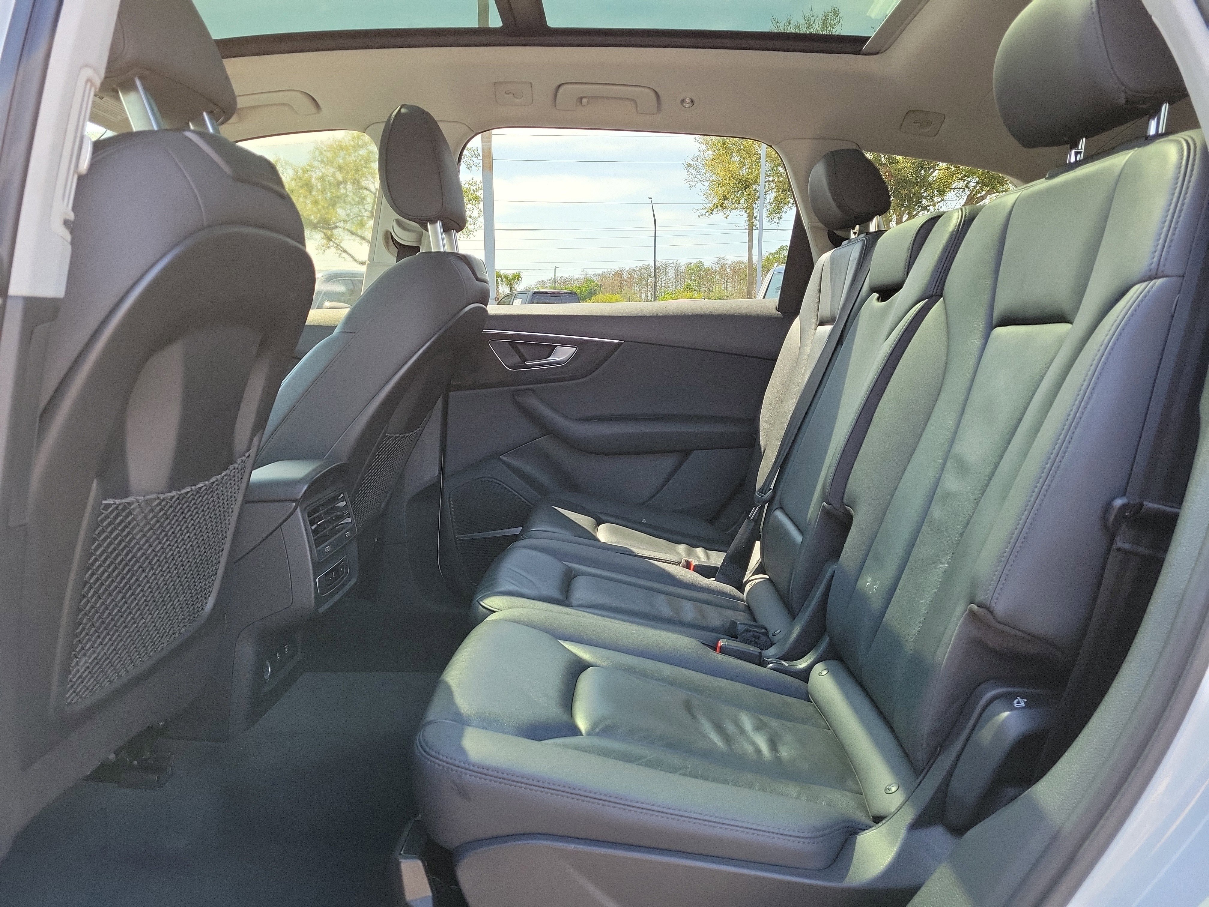 Used 2022 Audi Q7 Premium Plus image 15