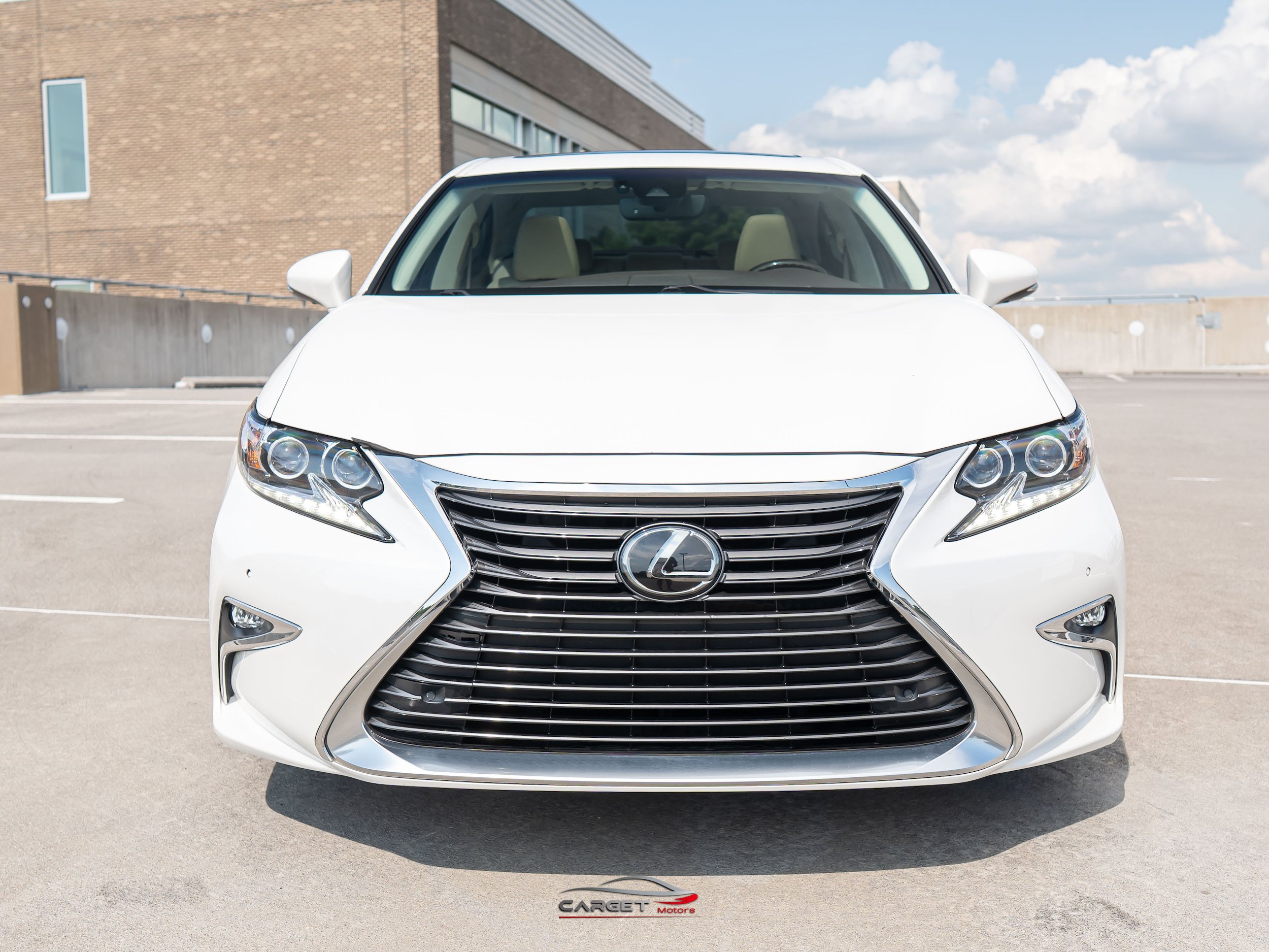 Used 2017 Lexus ES 350 w/ Luxury Package FWD image 2