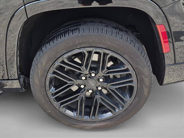 Used 2025 Jeep Wagoneer Series II w/ Premium Group I AWD/4WD image 21