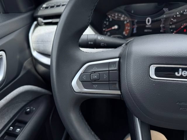Used 2024 Jeep Compass Latitude AWD/4WD image 27