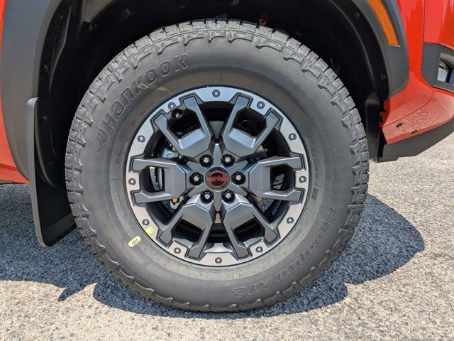 New 2025 Nissan Frontier PRO-4X w/ Black Accent Package image 12