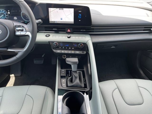 New 2025 Hyundai Elantra Limited image 11