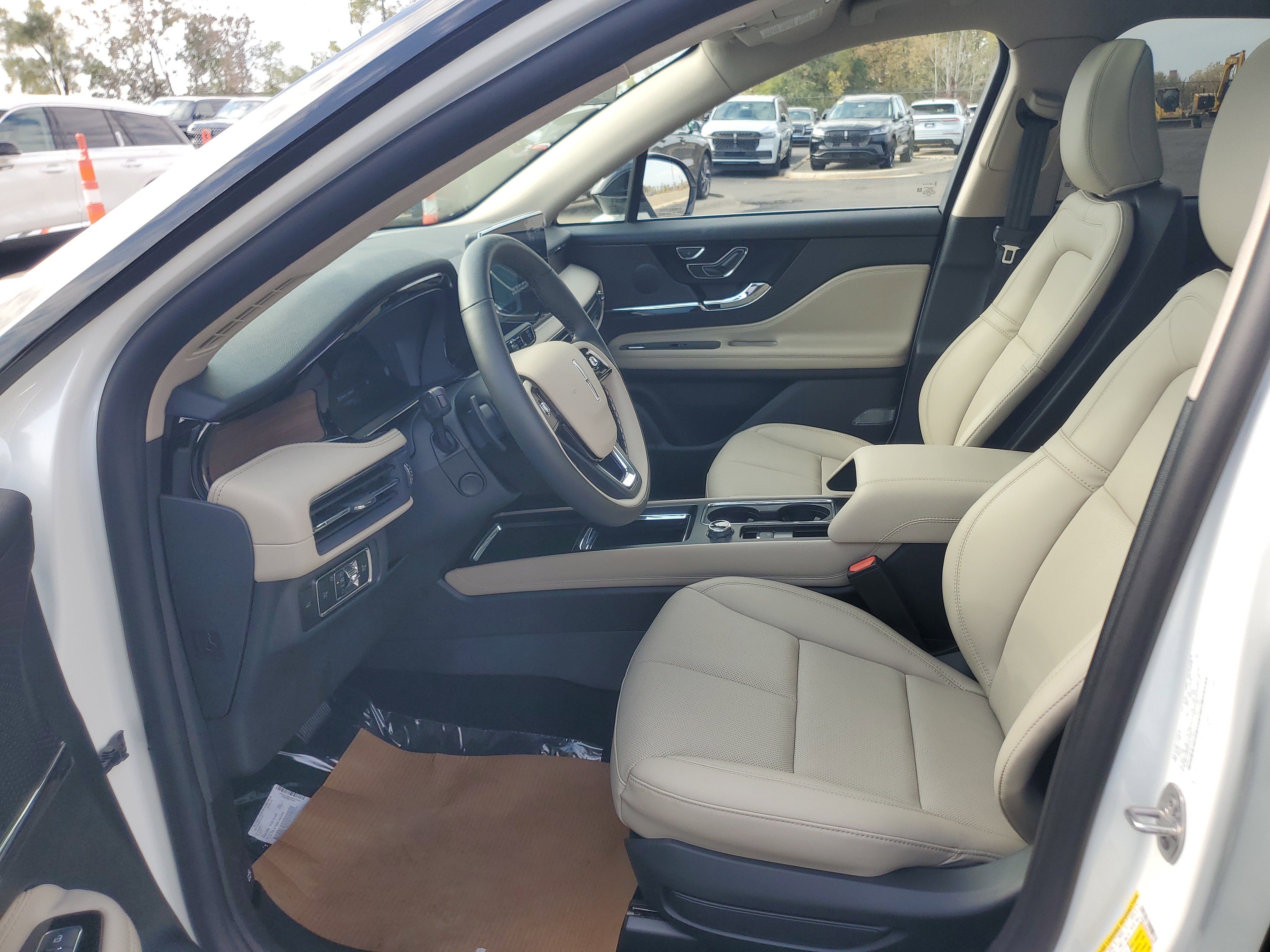 New 2026 Lincoln Corsair Reserve image 12