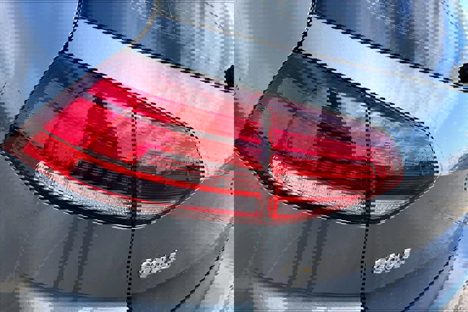 Used 2019 Volkswagen Golf S image 29