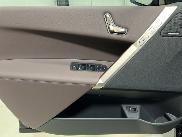 Used 2025 BMW iX xDrive50 image 22