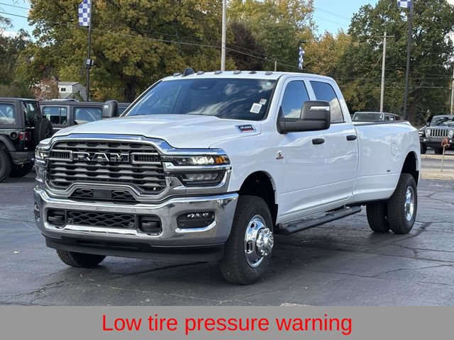 New 2026 RAM 3500 Tradesman AWD/4WD image 31