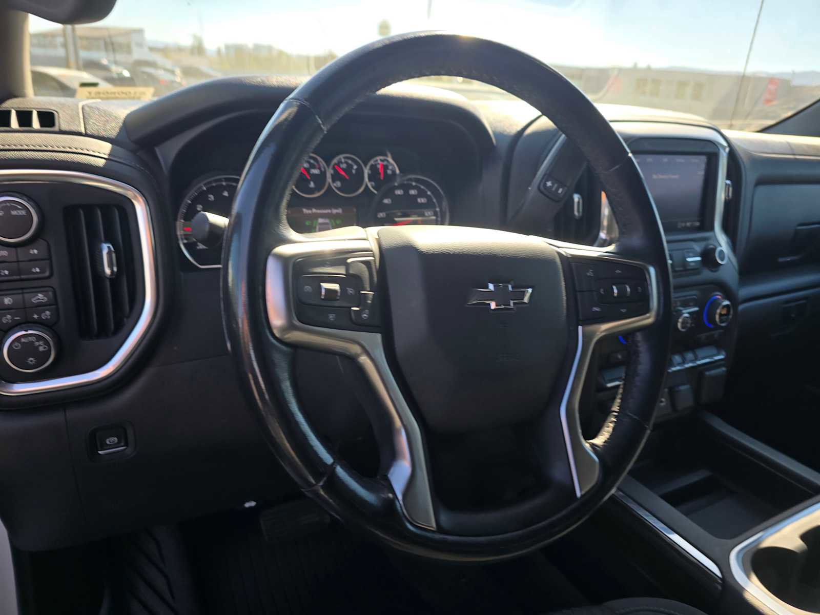 Used 2022 Chevrolet Silverado 1500 LT Trail Boss w/ Convenience Package II image 24