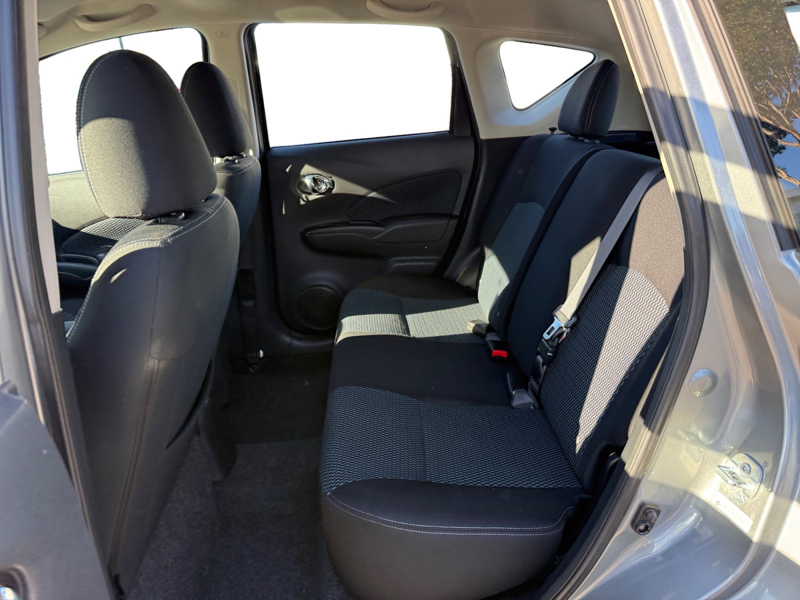 Used 2014 Nissan Versa Note SV FWD image 16
