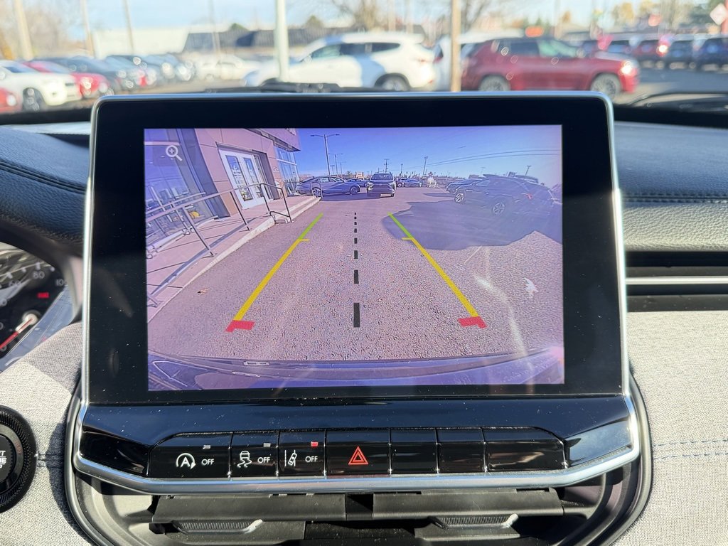 Used 2024 Jeep Compass Latitude image 21