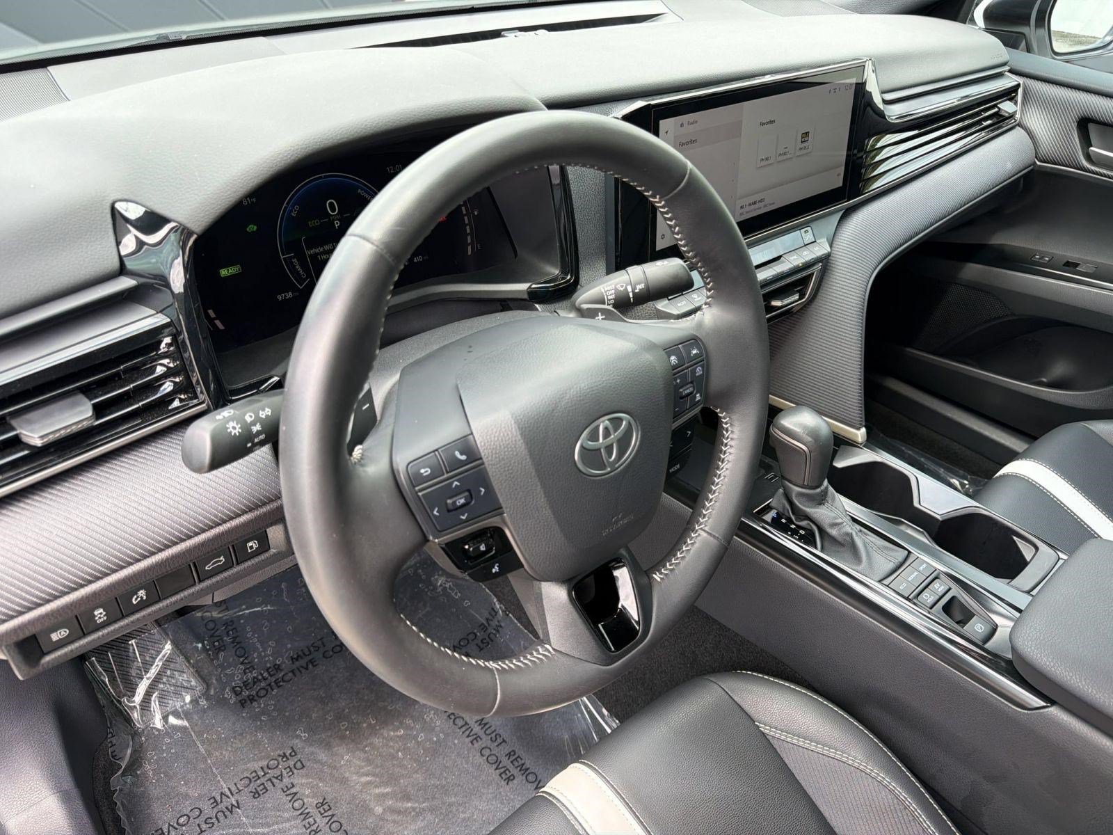 Used 2025 Toyota Camry SE w/ Multimedia Upgrade Package FWD image 4