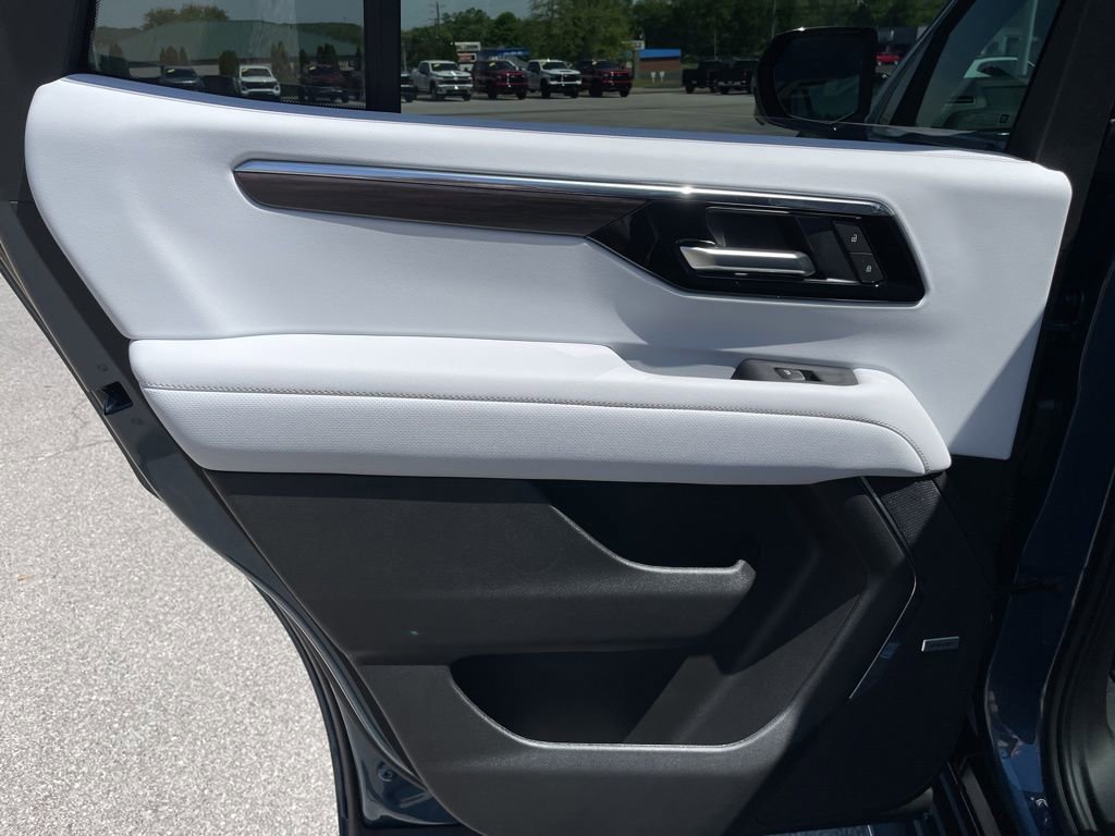 New 2026 Chevrolet Tahoe Premier w/ Sun And Tow Package AWD/4WD image 47