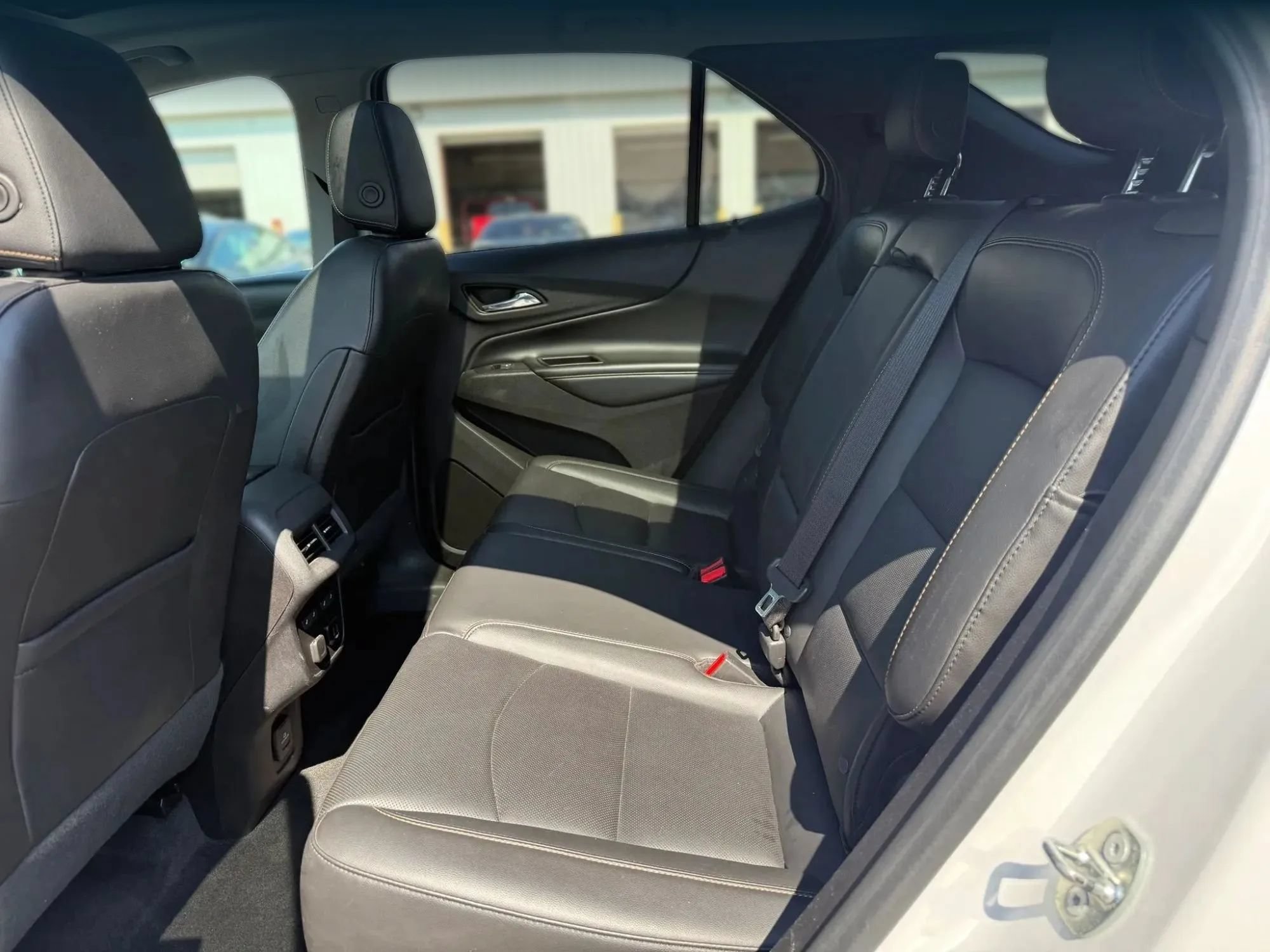 Used 2018 Chevrolet Equinox Premier w/ Premier True North Edition AWD/4WD image 21