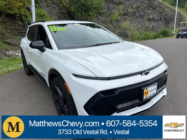 Used 2024 Chevrolet Equinox EV RS image 3