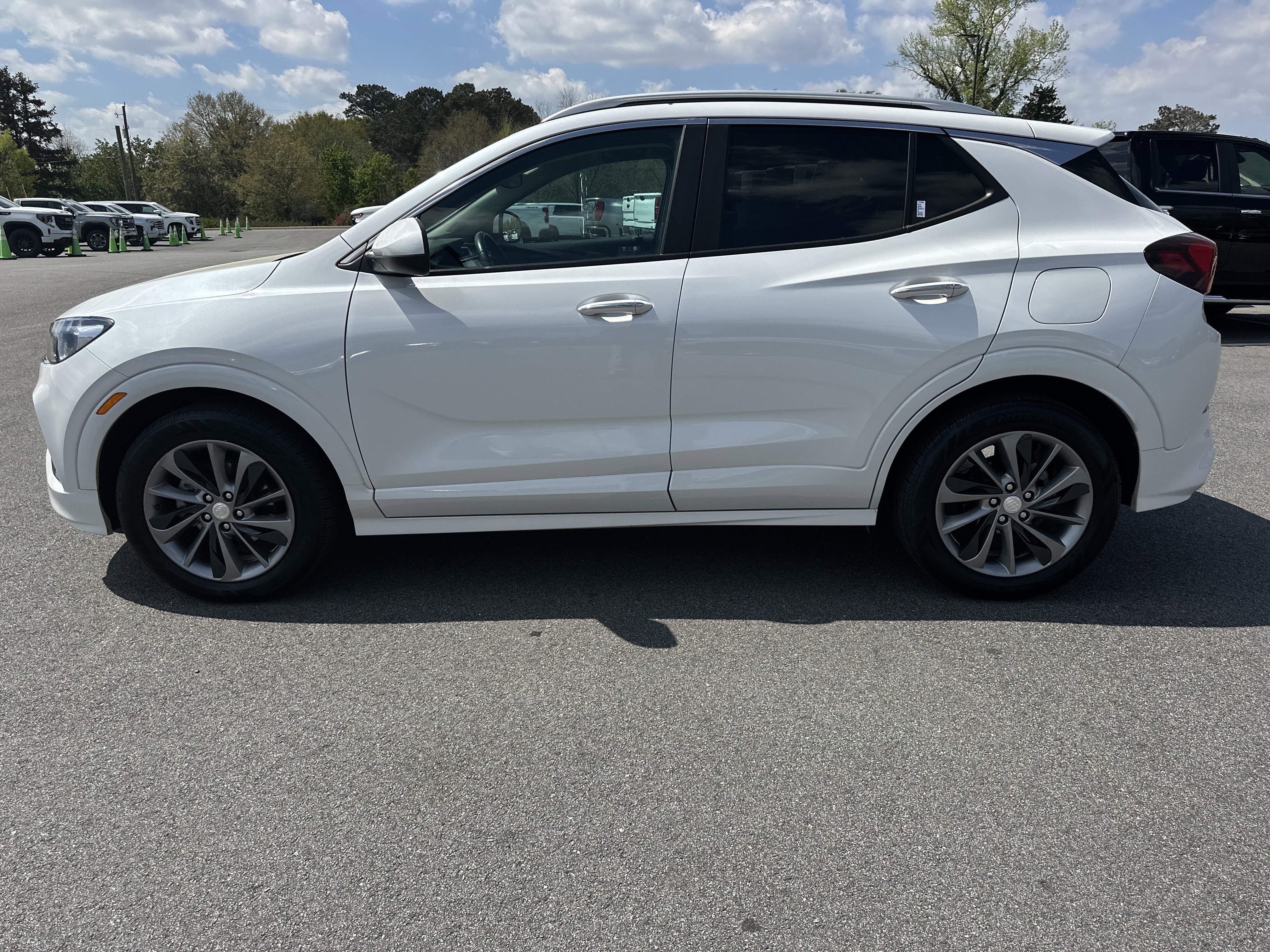 Certified 2023 Buick Encore GX Select w/ Sport Touring Package image 9