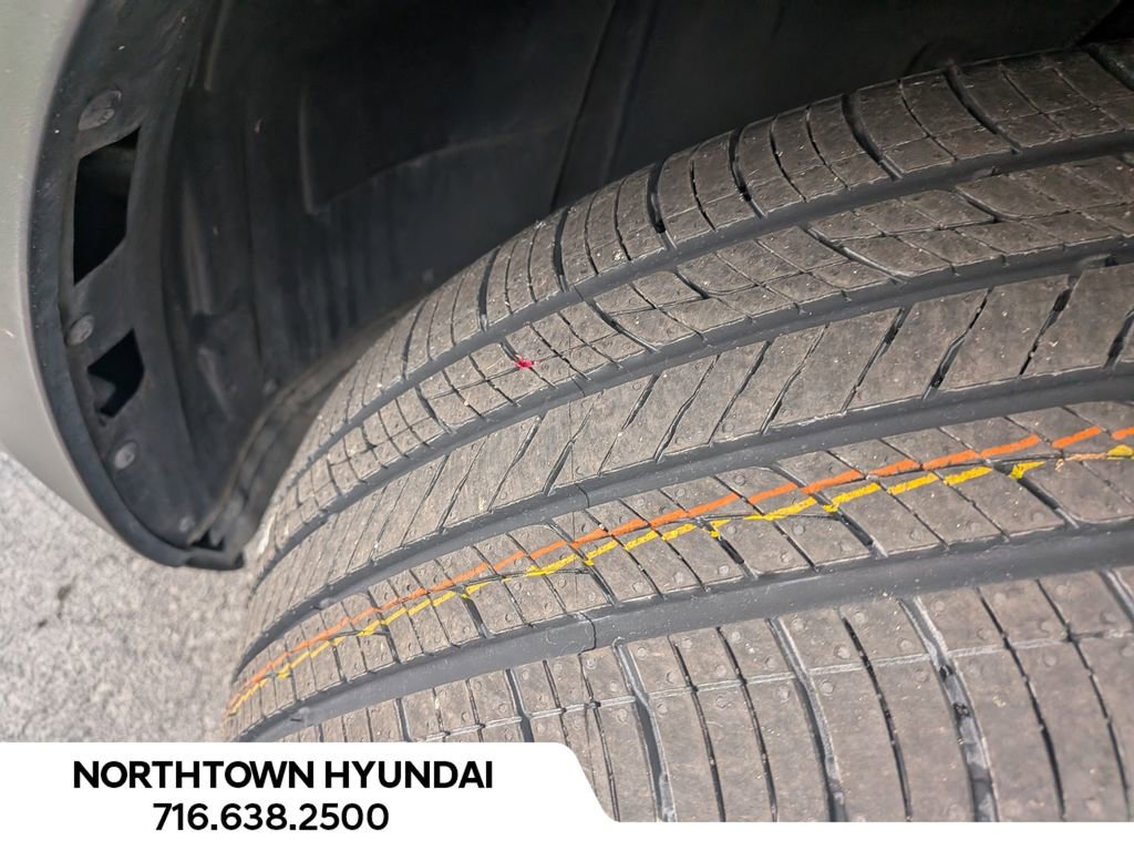 Used 2025 Volkswagen Atlas SE image 43