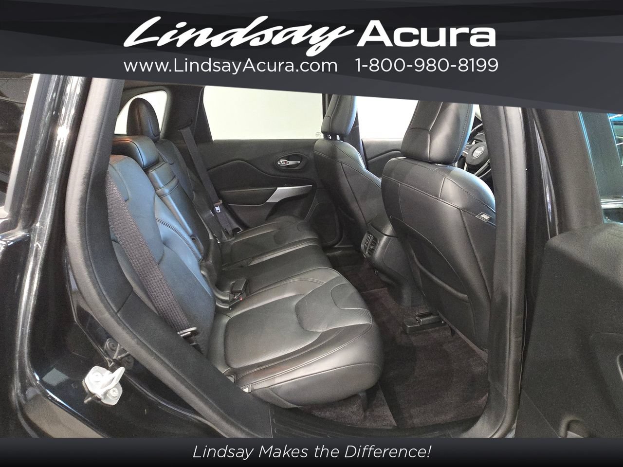 Used 2016 Jeep Cherokee Overland w/ Technology Group AWD/4WD image 10