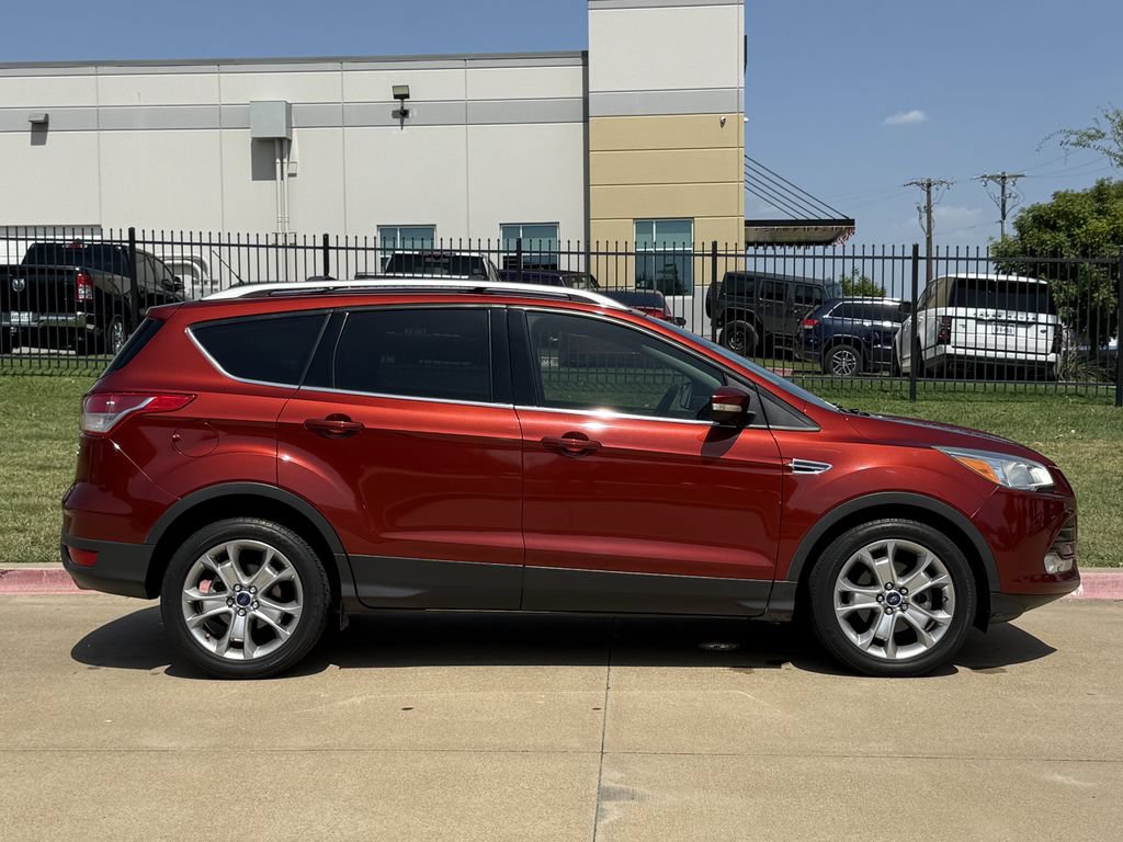 Used 2015 Ford Escape Titanium FWD image 3