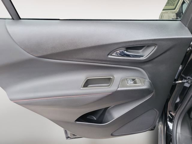 Used 2023 Chevrolet Equinox RS w/ RS Leather Package image 21
