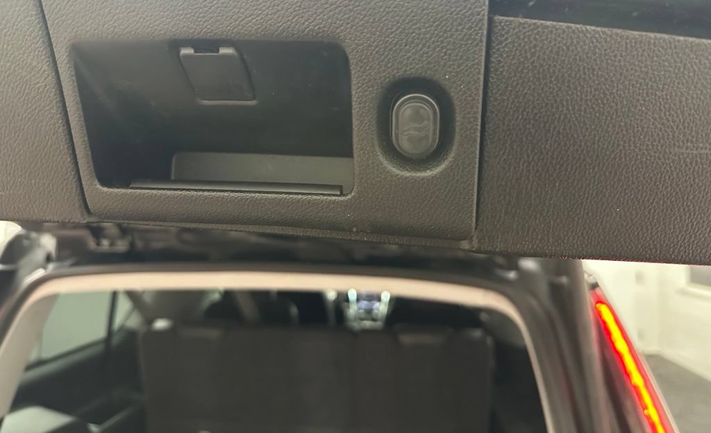 Used 2019 Cadillac Escalade ESV Premium Luxury AWD/4WD image 38