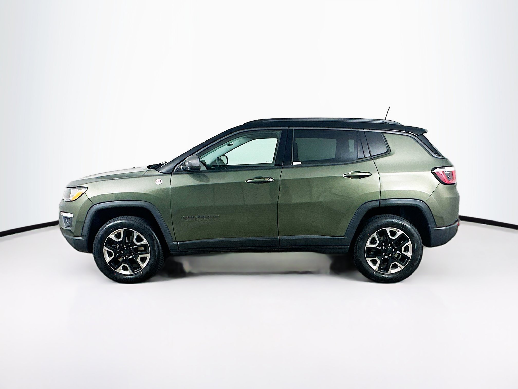 Used 2018 Jeep Compass Trailhawk w/ Navigation Group AWD/4WD image 4