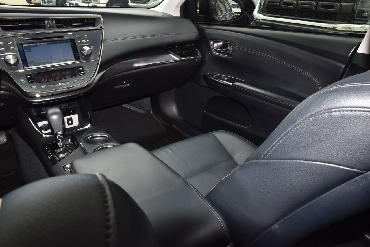 Used 2018 Toyota Avalon XLE Premium image 17