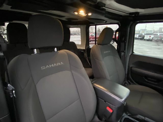 Used 2023 Jeep Wrangler Unlimited Sahara w/ Cold Weather Group AWD/4WD image 20