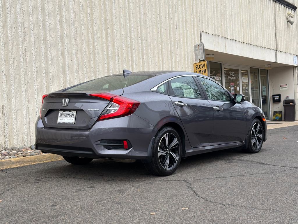 Used 2017 Honda Civic Touring image 3