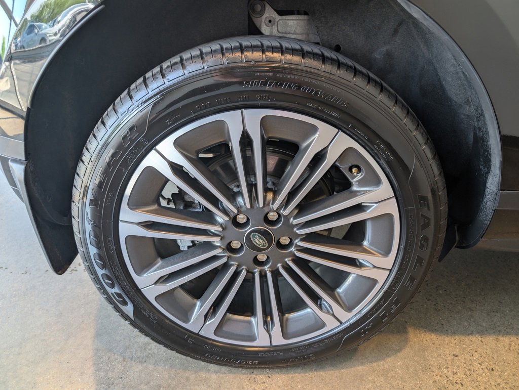 Used 2025 Land Rover Range Rover Evoque S image 9