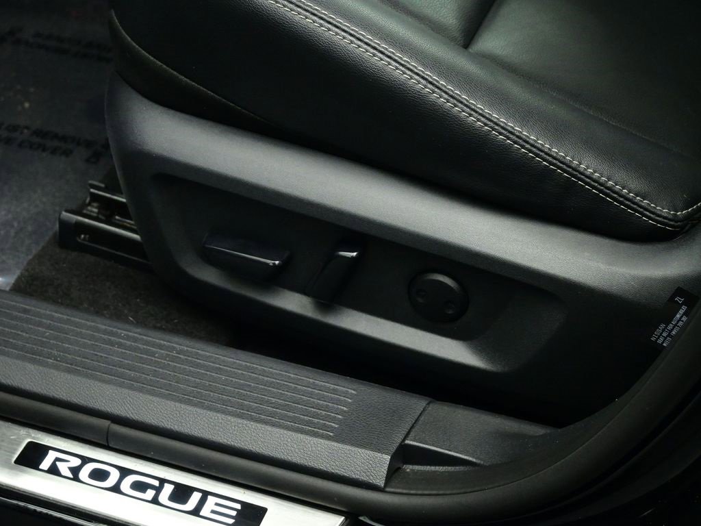 Used 2023 Nissan Rogue SL w/ SL Premium Package image 17