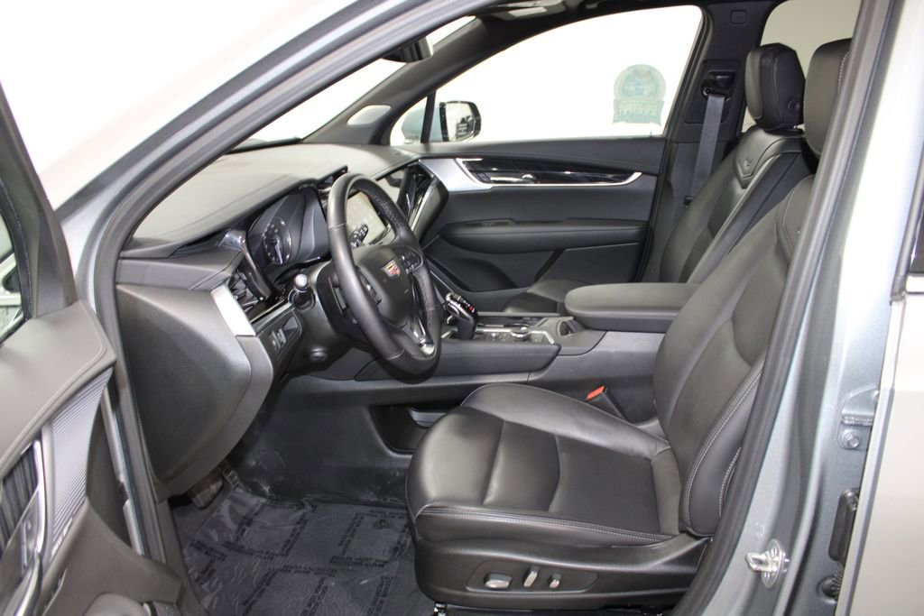 Used 2025 Cadillac XT6 Premium Luxury image 23