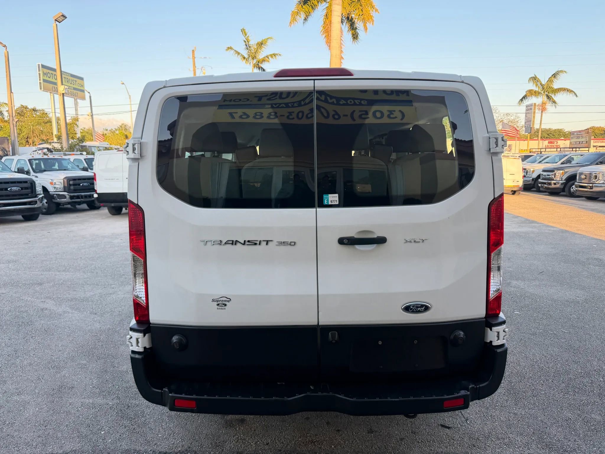 Used 2019 Ford Transit 350 XLT image 6