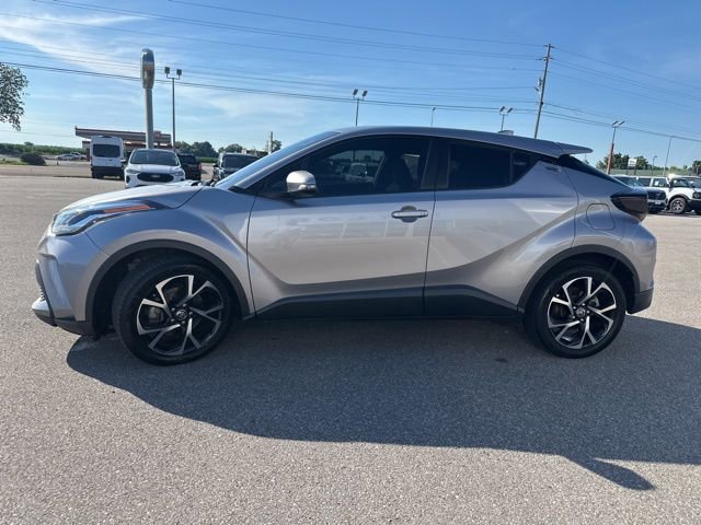 Used 2020 Toyota C-HR XLE FWD image 29