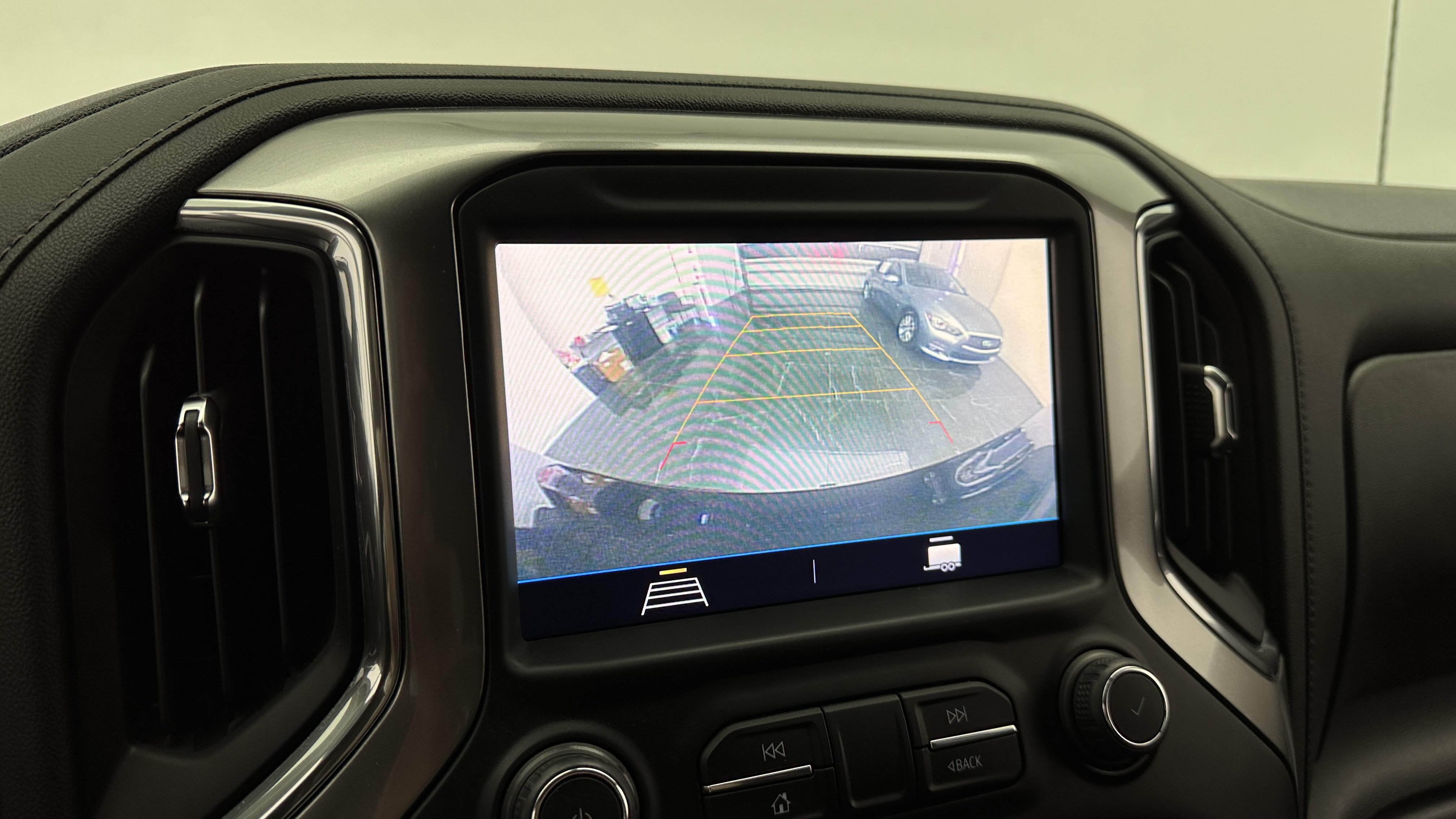 Used 2022 Chevrolet Silverado 1500 LT AWD/4WD image 21
