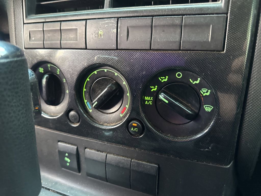 Used 2010 Ford Explorer Sport Trac XLT image 14