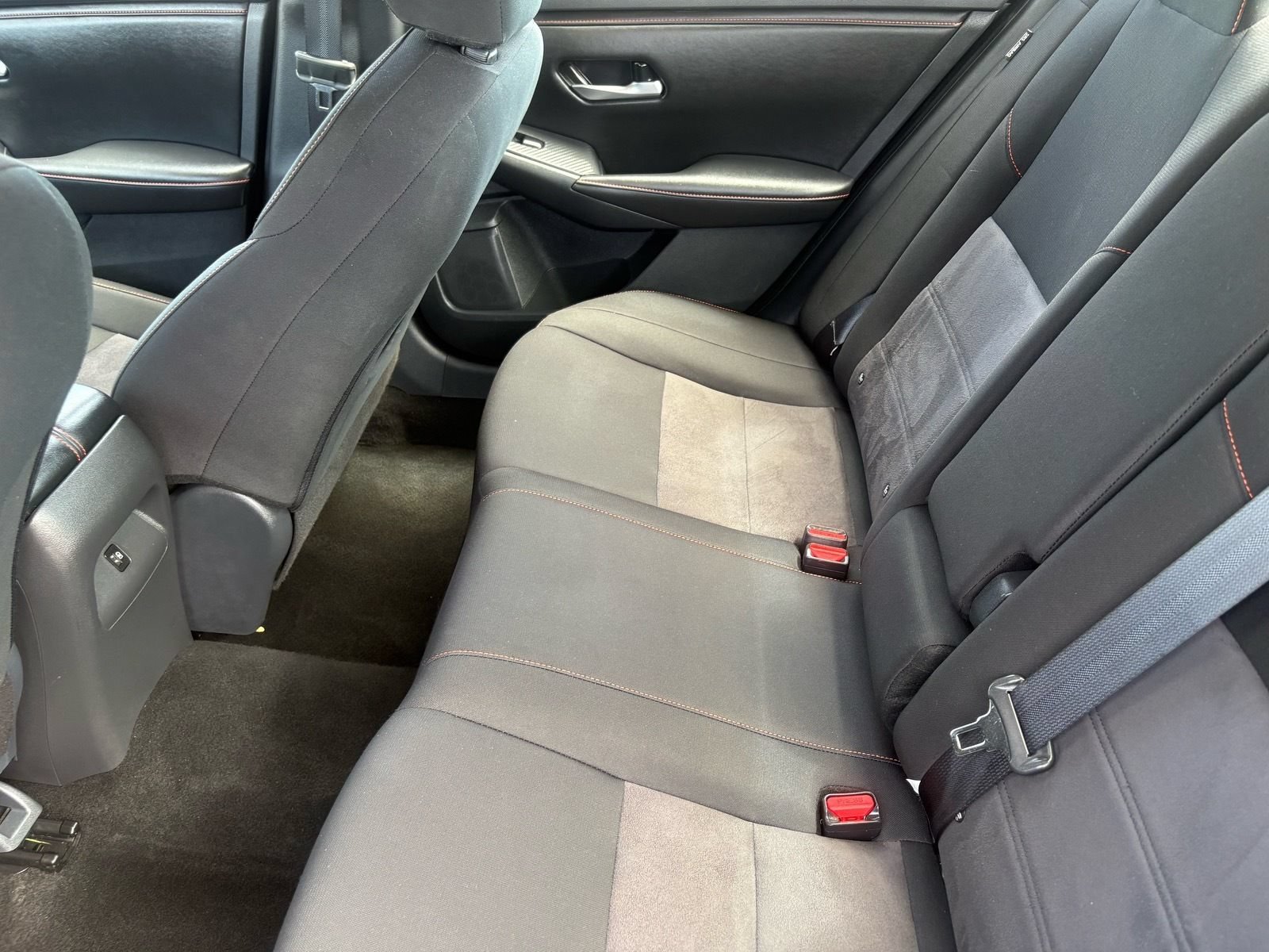 Used 2025 Nissan Sentra SR FWD image 14