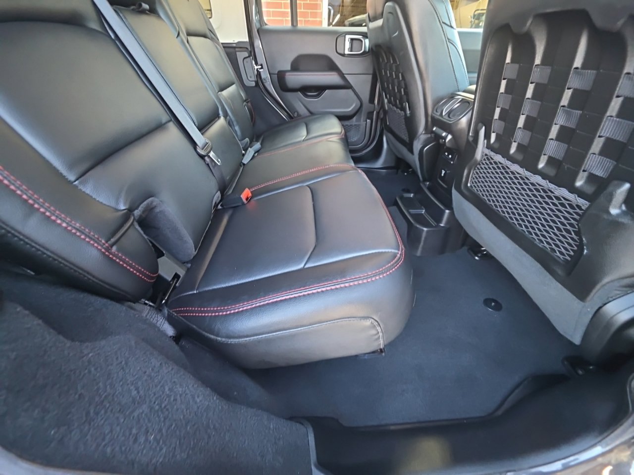 Used 2020 Jeep Wrangler Unlimited Rubicon AWD/4WD image 25