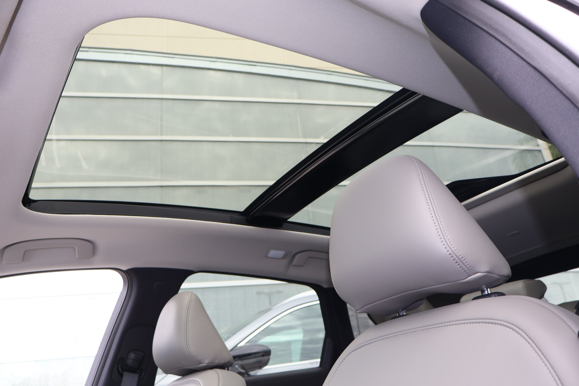 Certified 2023 INFINITI QX50 Luxe FWD image 5