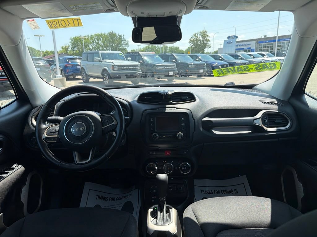 Used 2017 Jeep Renegade Latitude w/ Popular Equipment Group AWD/4WD image 13