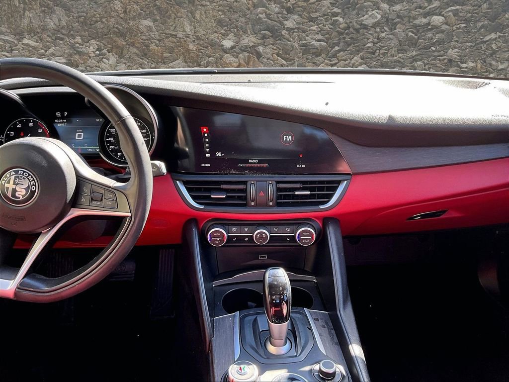 Used 2019 Alfa Romeo Giulia Ti image 6