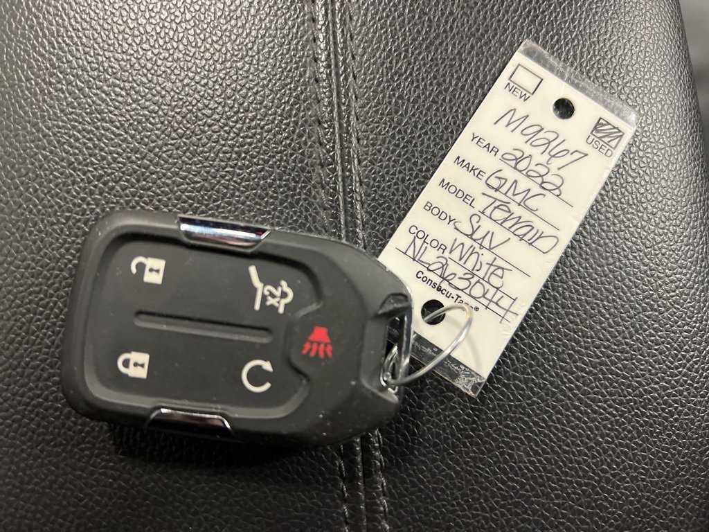 Certified 2022 GMC Terrain SLT w/ LPO, Floor Liner Package image 23