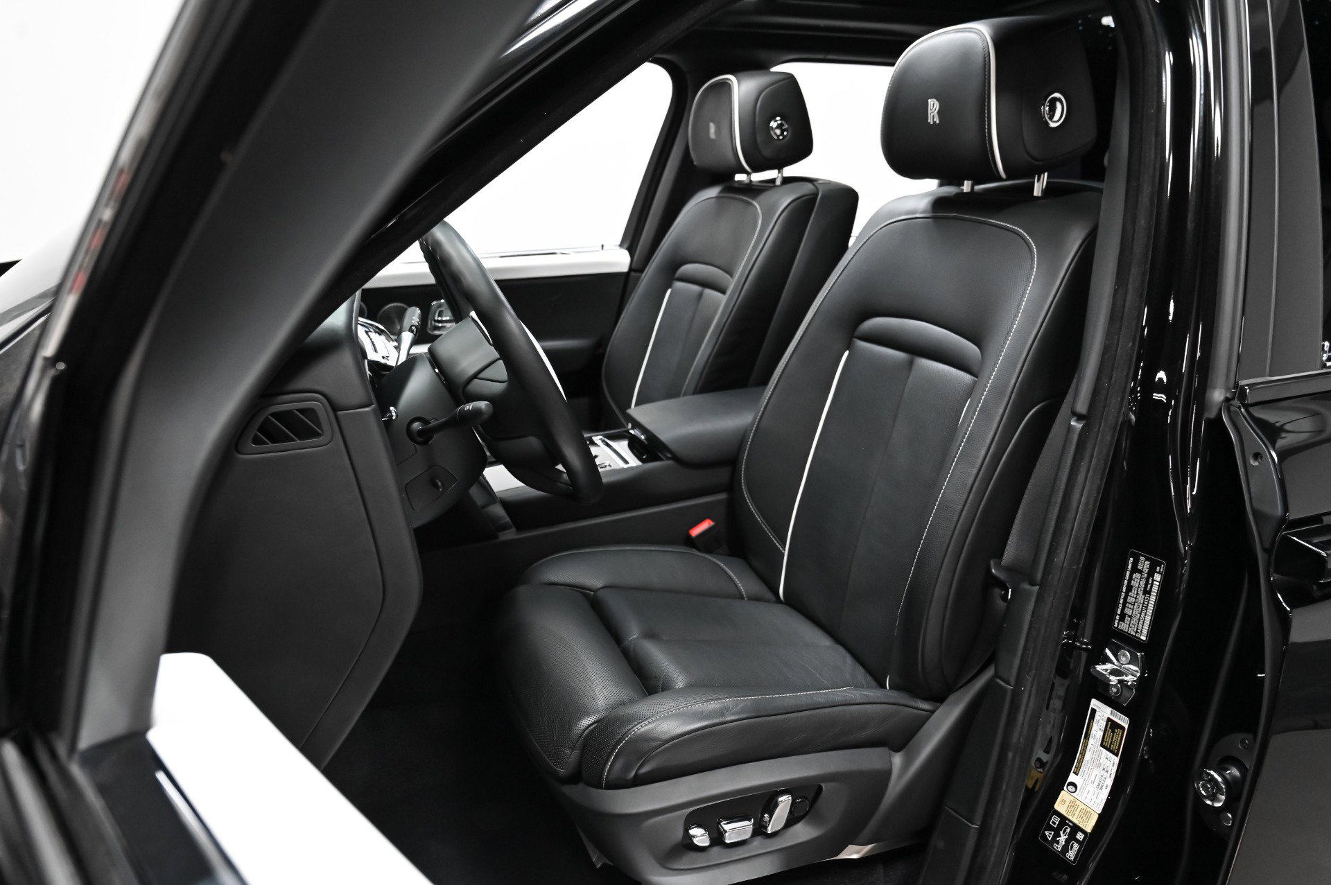 Used 2019 Rolls-Royce Cullinan image 5