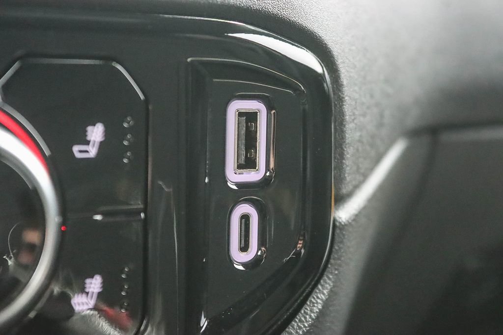 Used 2025 GMC Sierra 1500 Elevation image 32