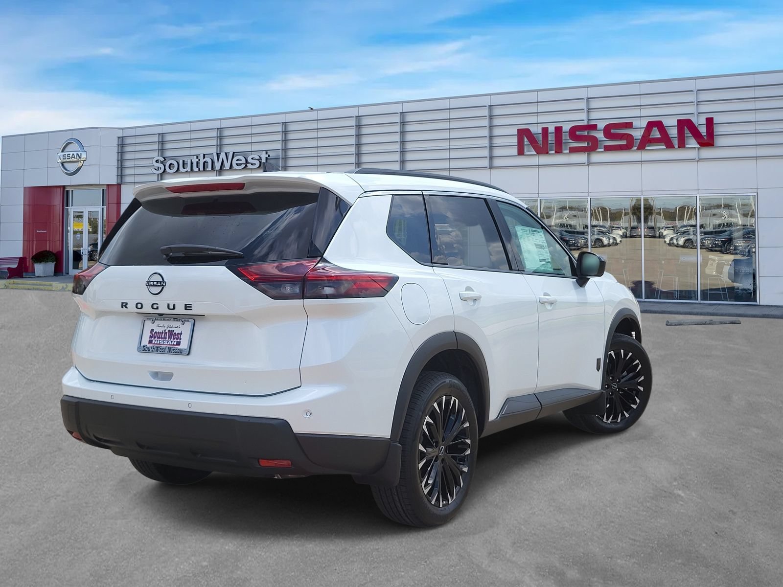 New 2026 Nissan Rogue Dark Armor FWD image 5