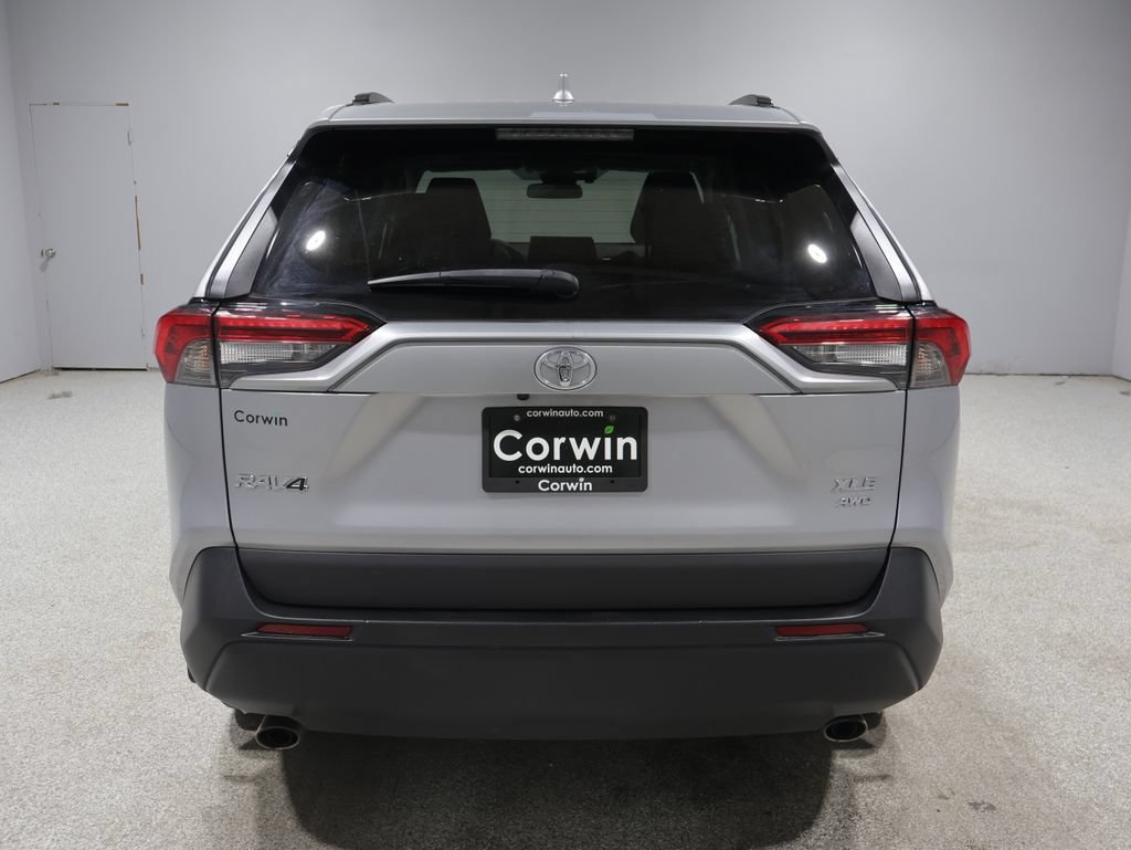 Used 2021 Toyota RAV4 XLE w/ Convenience Package AWD/4WD image 3