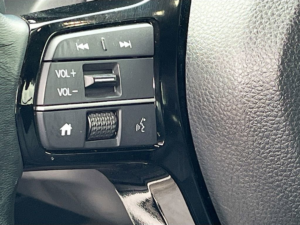 Used 2025 Honda Pilot Touring image 10