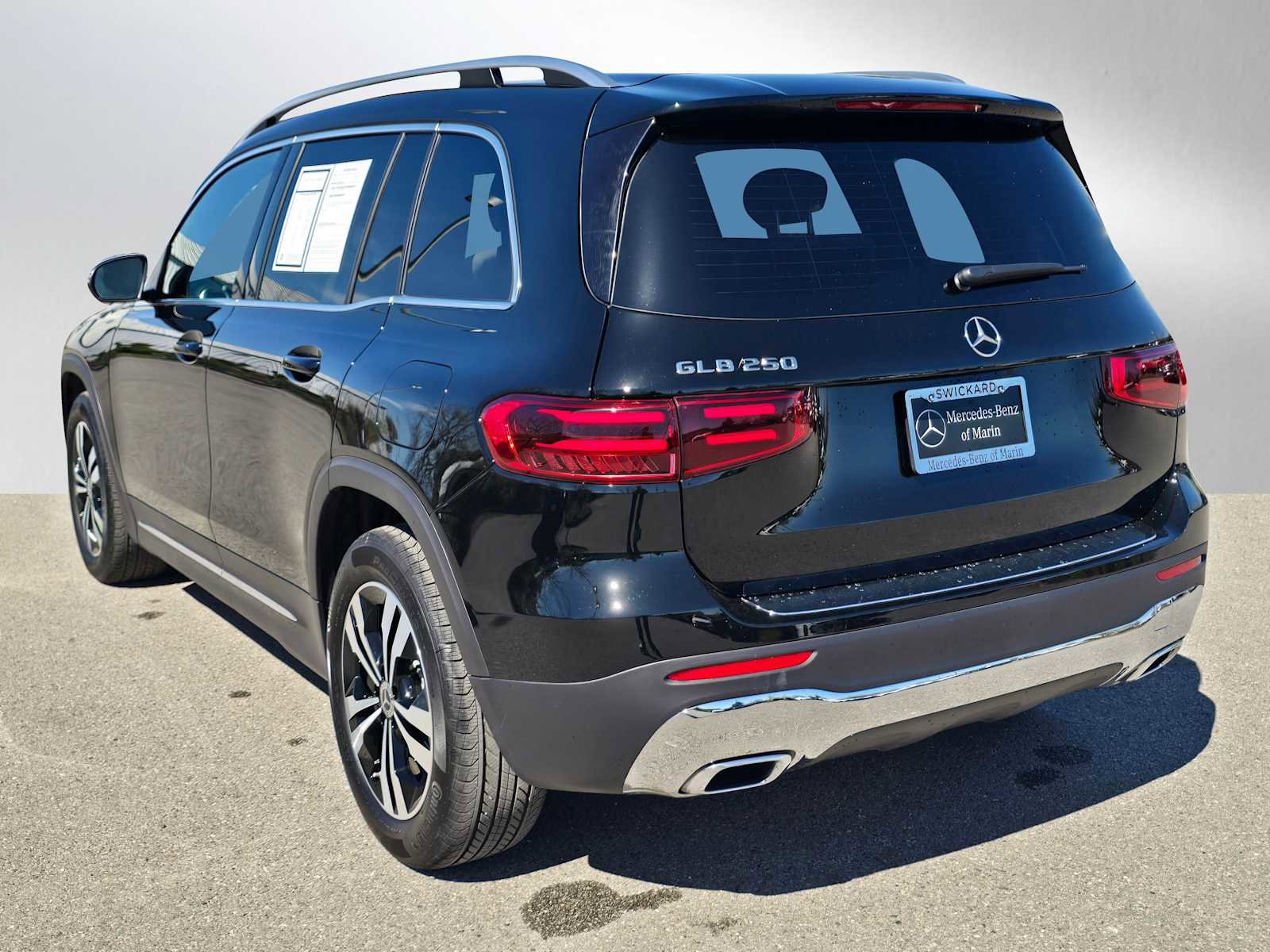 Used 2026 Mercedes-Benz GLB 250 image 4