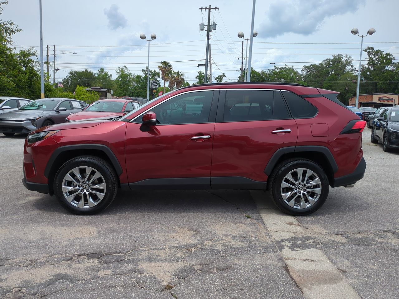 Used 2023 Toyota RAV4 Limited FWD image 8