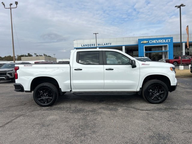 Used 2025 Chevrolet Silverado 1500 LT Trail Boss w/ Convenience Package II image 2