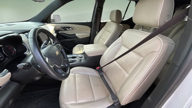 Used 2022 Chevrolet Traverse Premier FWD image 17