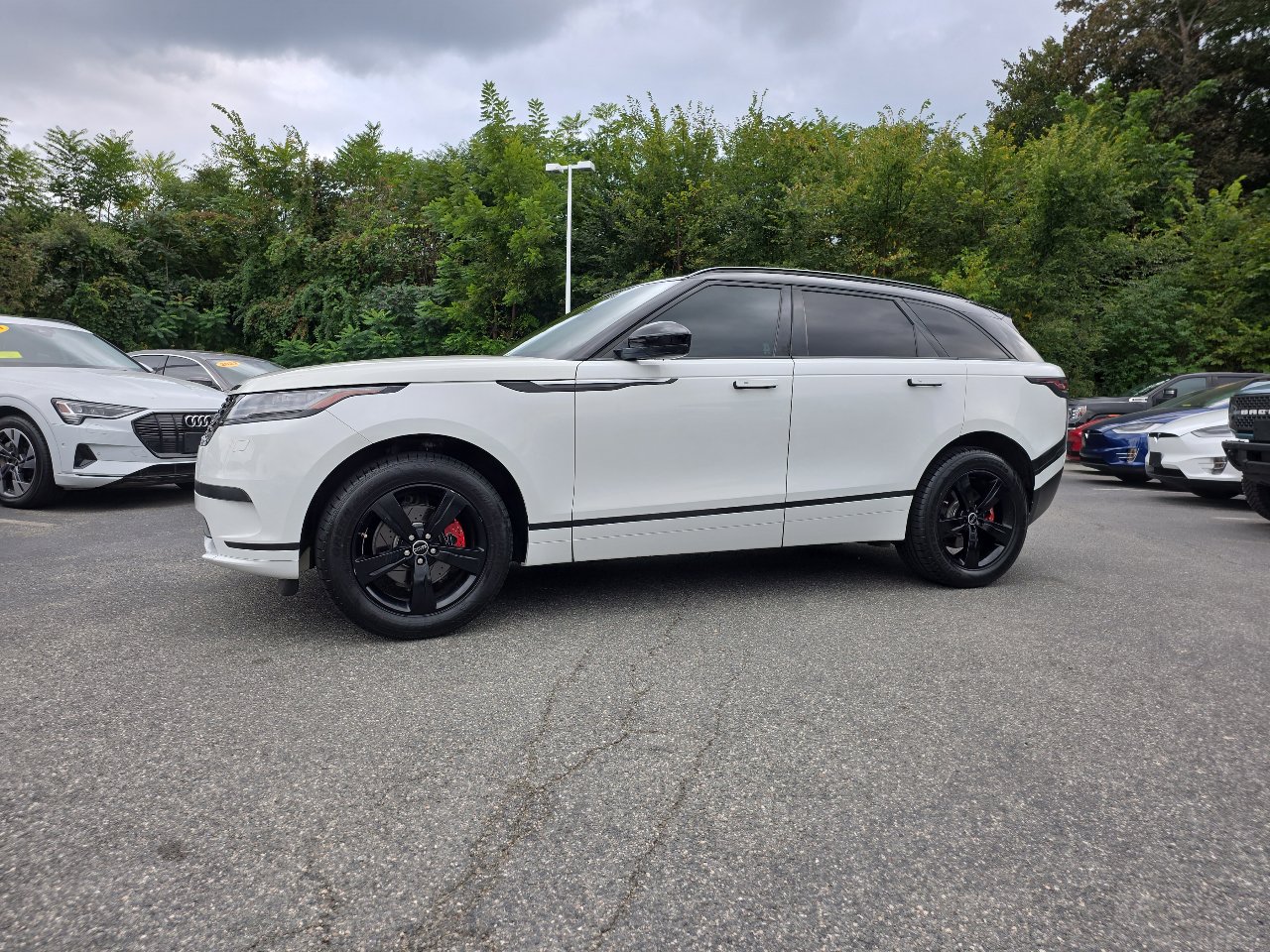 Used 2018 Land Rover Range Rover Velar S image 5